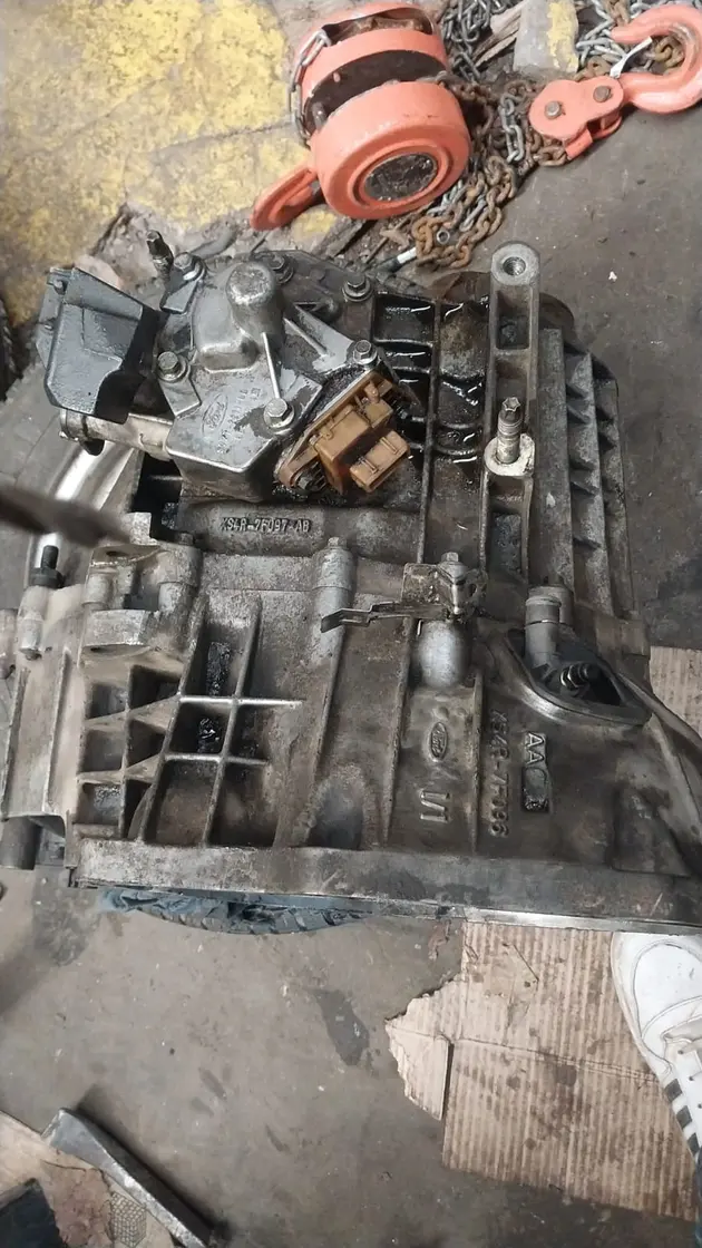 Caja de cambios Ford vista desde arriba